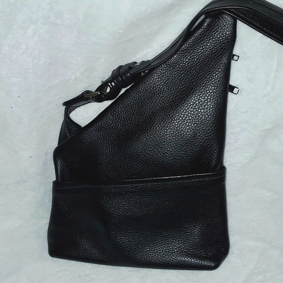 Thomas Leathers The DAZ (Double Angled Zipper) Crossbody Bag - Picture 4 of 16